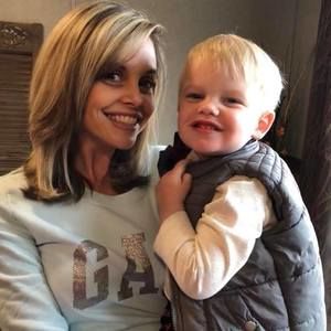 Meet your Posher, Lora